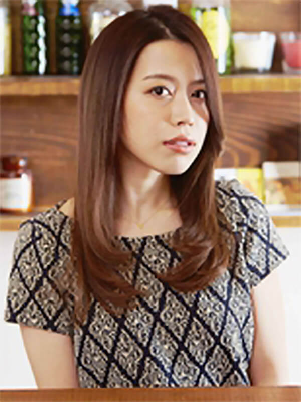 菊川駅（都営新宿線）にある美容室・美容院「Hair Hearts 菊川店（ヘアーハーツ　キクカワ）」のヘアスタイル「甘くないビターさのクールミディアムローレイヤー☆」
